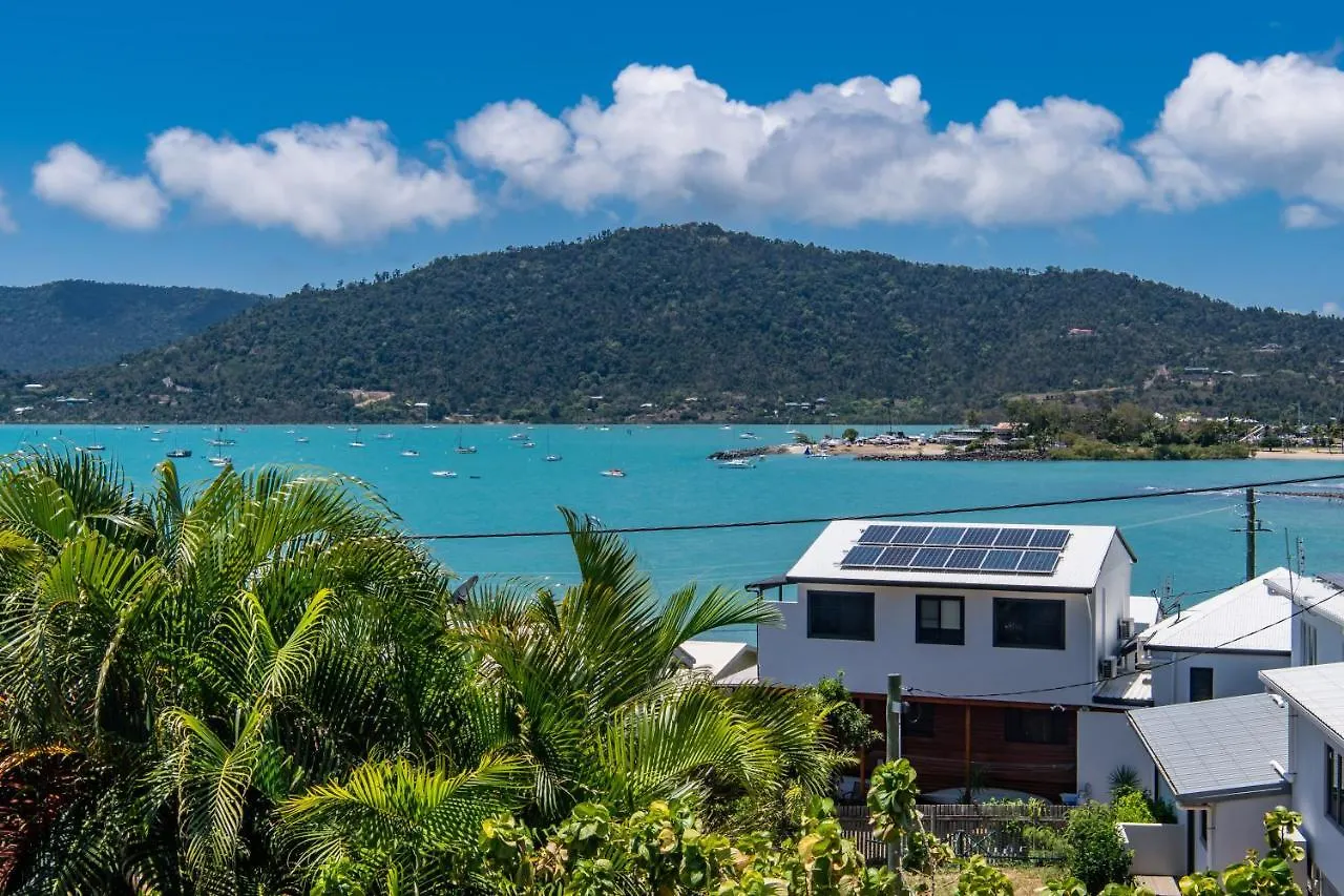 Airlie Getaway - Airlie Beach 0*,  Avustralya